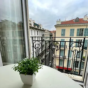  Apartment Renting - Notre Dame - Cosy Loft Perfect View On The Roofs